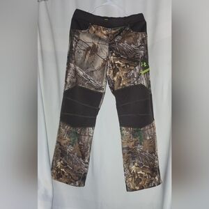 Under Armour Realtree Camo scent control pants!